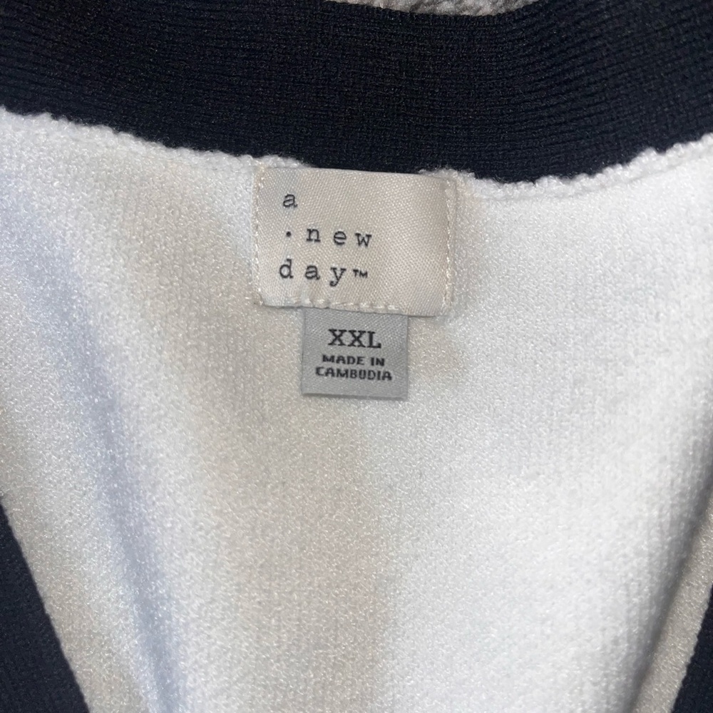 a new day button down Sweater vest cream and Black womens xxl - Picture 2 of 5